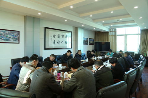 圍繞“三嚴(yán)三實(shí)”要求   聚焦“忠誠干凈擔(dān)當(dāng)"——公司黨委召開2015年度領(lǐng)導(dǎo)班子專題民主生活會