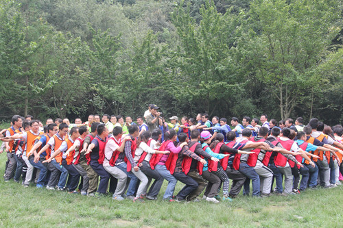 強(qiáng)隊(duì)伍、講協(xié)作、展風(fēng)貌，為二建發(fā)展凝心聚力——公司組織中層以上領(lǐng)導(dǎo)干部進(jìn)行戶外拓展培訓(xùn)