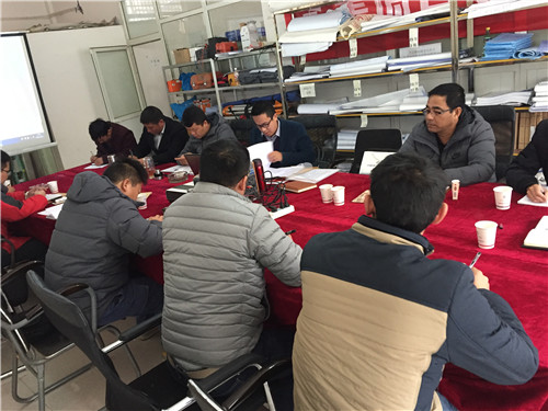 三直召開黨支部大會學(xué)習(xí)十九大精神拓展黨員隊(duì)伍