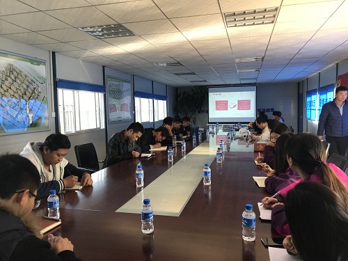 宜良縣棚改項(xiàng)目臨時(shí)黨支部組織學(xué)習(xí)貫徹黨的十九大精神