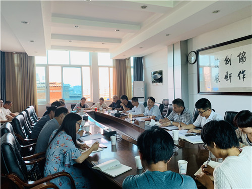 陳定華為分管聯(lián)系單位講授“不忘初心、牢記使命”主題黨課并開(kāi)展調(diào)研座談