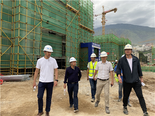 集團(tuán)領(lǐng)導(dǎo)帶隊到十七直巧家北門項目開展拉網(wǎng)式排查工作