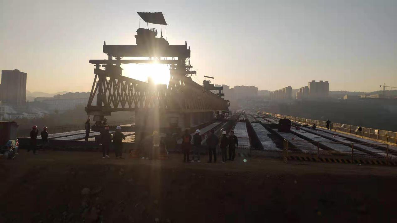 【大干春季】鎮(zhèn)雄易遷項(xiàng)目呢嚕坪大橋正式建成通車