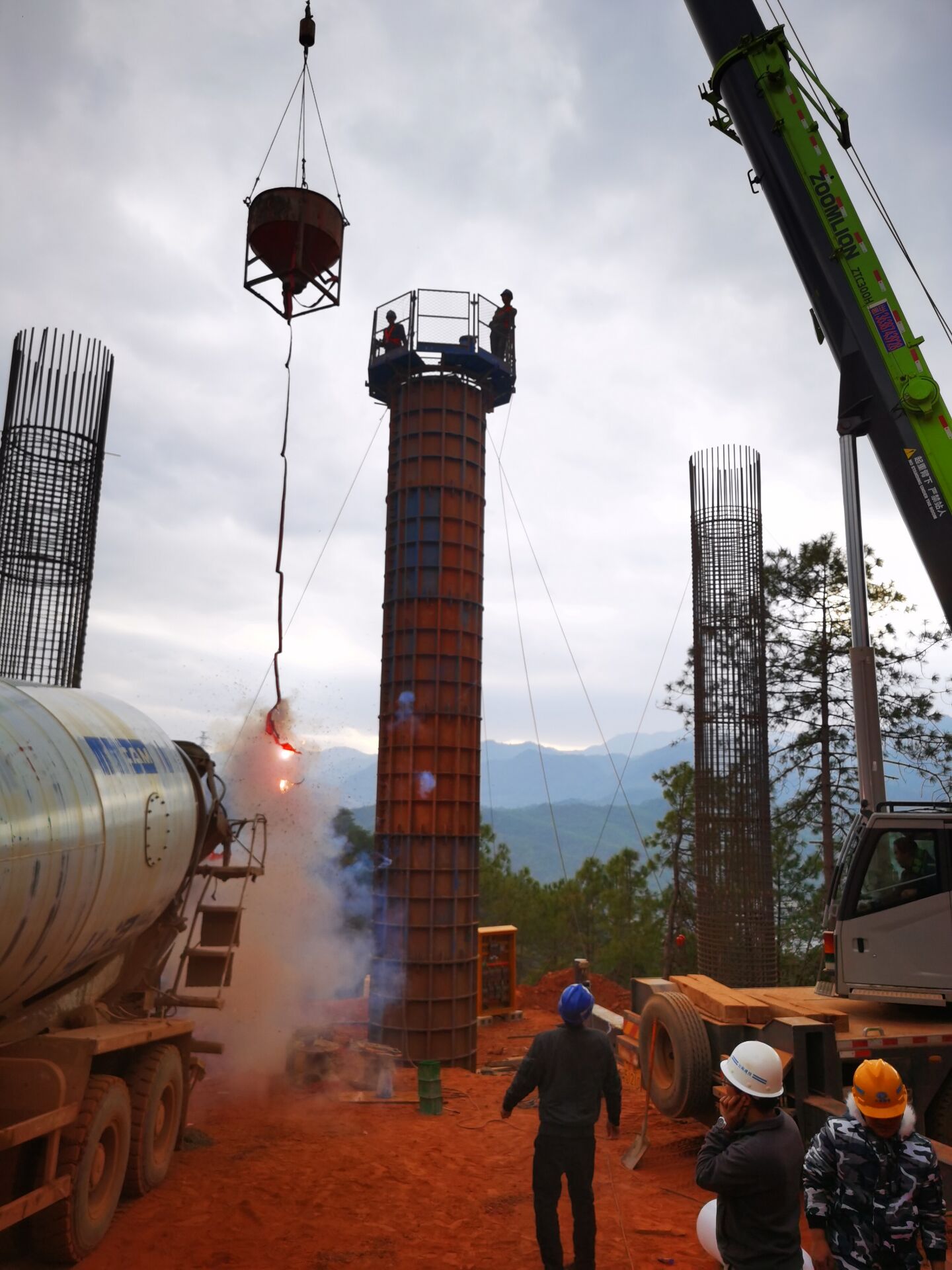 【大干春季】云蘭項(xiàng)目首顆墩柱成功澆筑