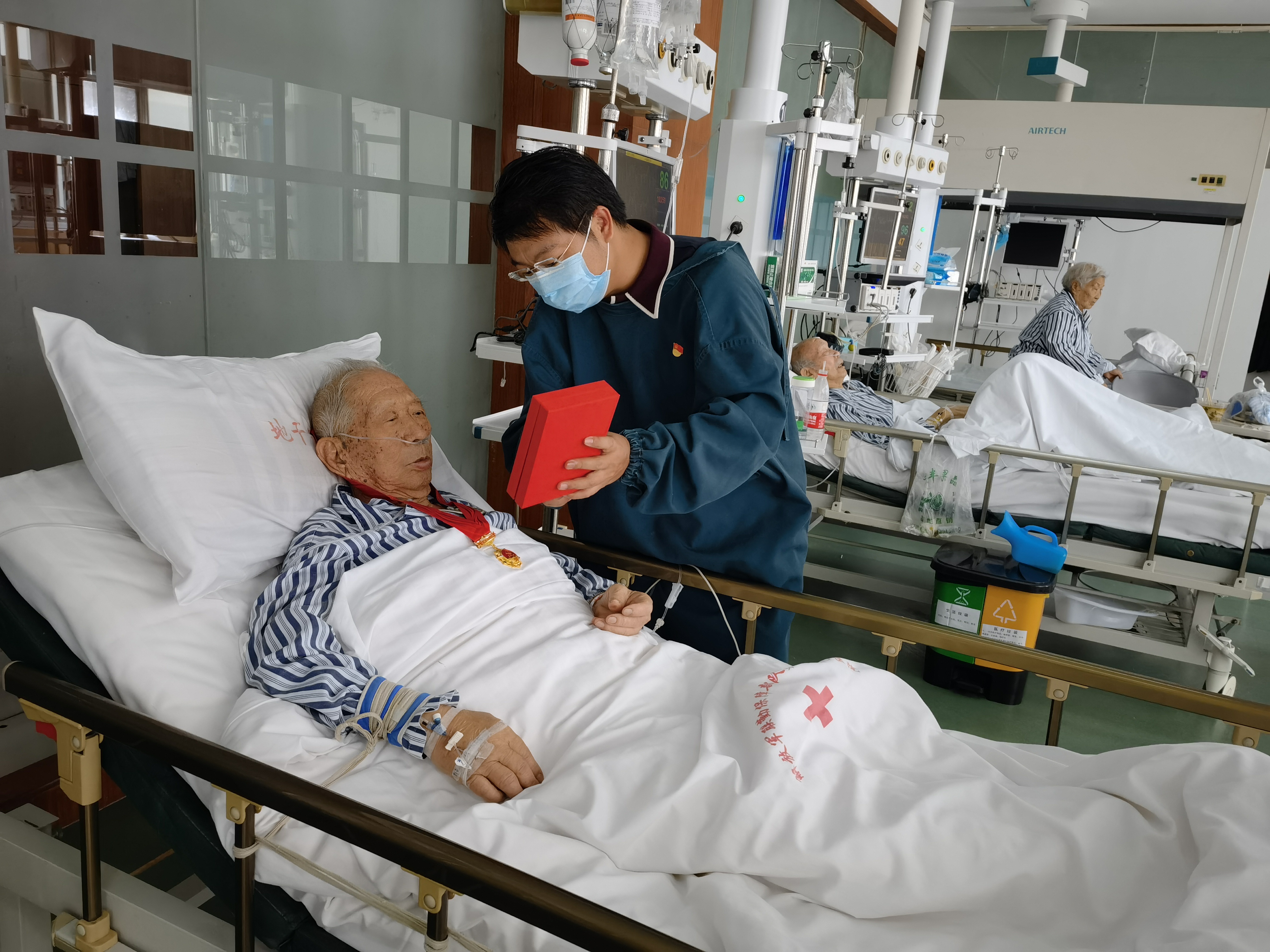 【我為群眾辦實事】公司領(lǐng)導“七一”前走訪慰問老黨員及困難黨員