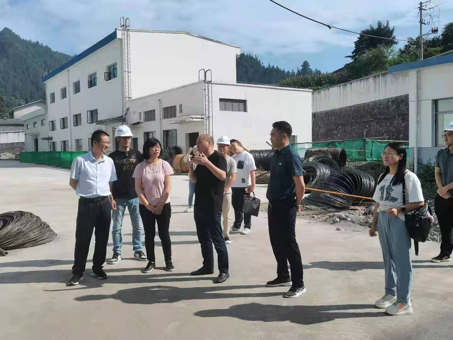 【調(diào)研檢查】省發(fā)改委經(jīng)貿(mào)處副處長(zhǎng)貫冬梅率隊(duì)到威信縣糧食倉(cāng)儲(chǔ)設(shè)施建設(shè)項(xiàng)目調(diào)研