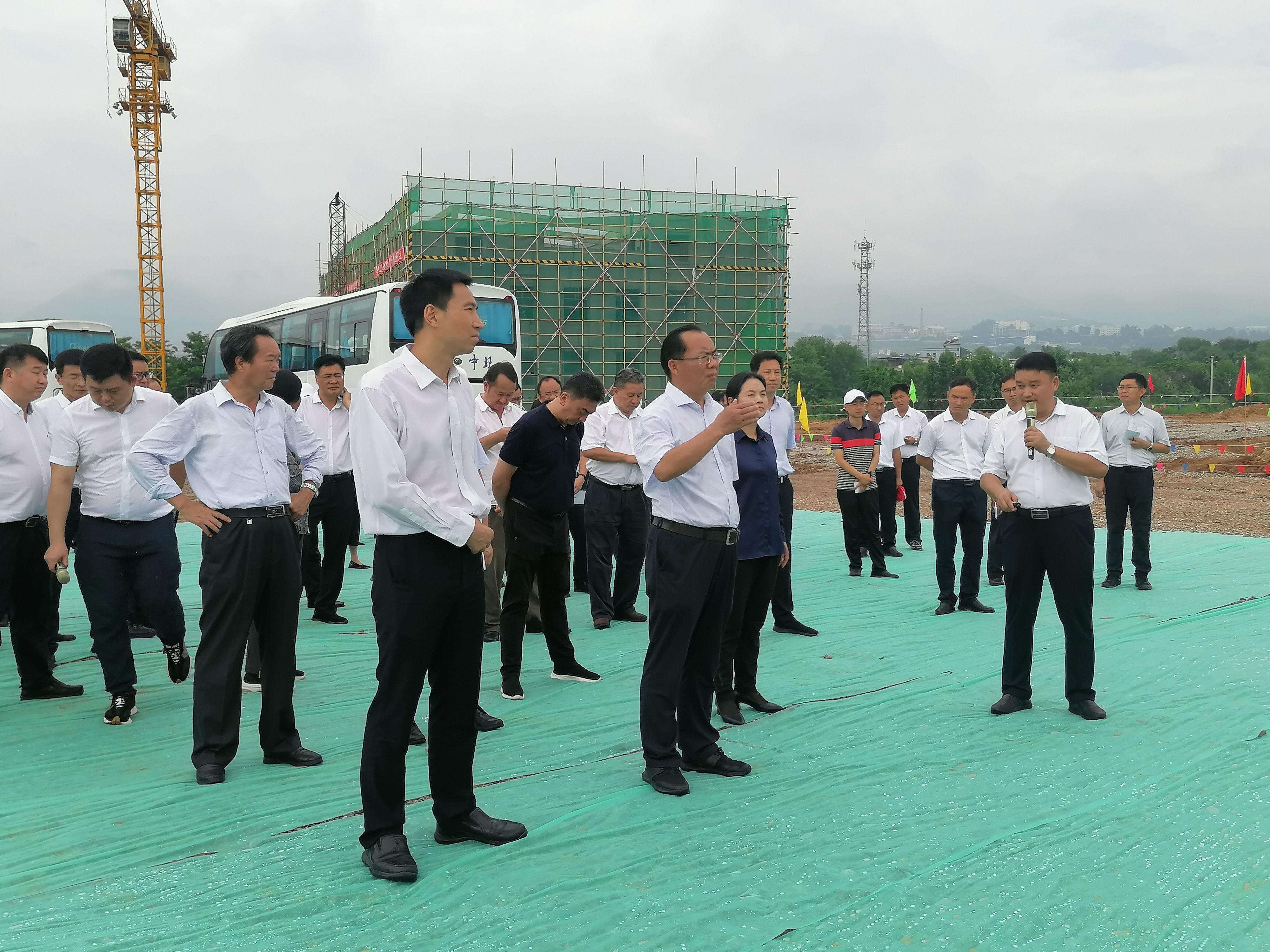 【調(diào)研檢查】玉溪市市委書記王力一行到元江縣人民醫(yī)院遷建項(xiàng)目考察調(diào)研