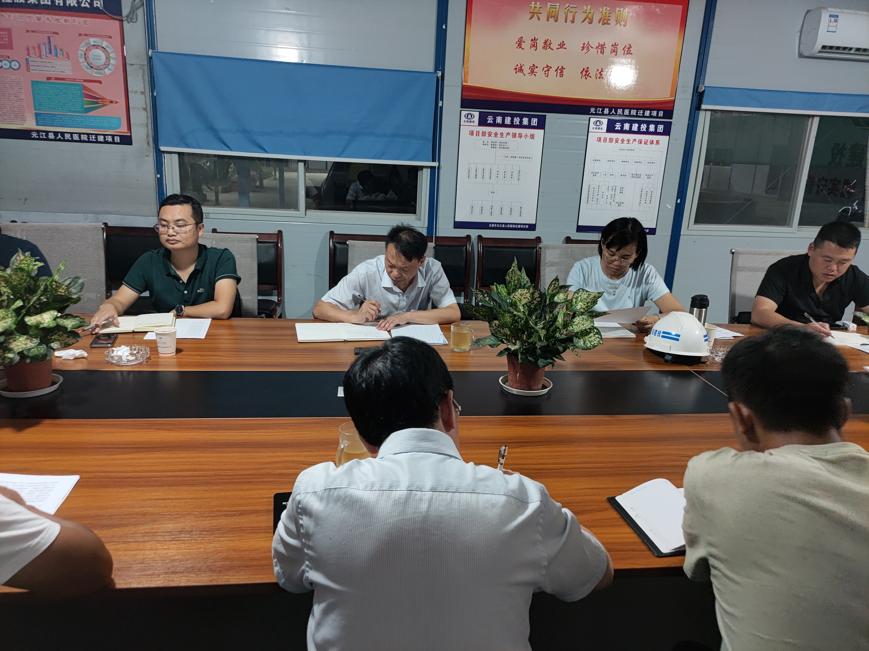 【我為群眾辦實事】陳定華國慶期間帶班到玉溪元江片區(qū)進行綜合檢查