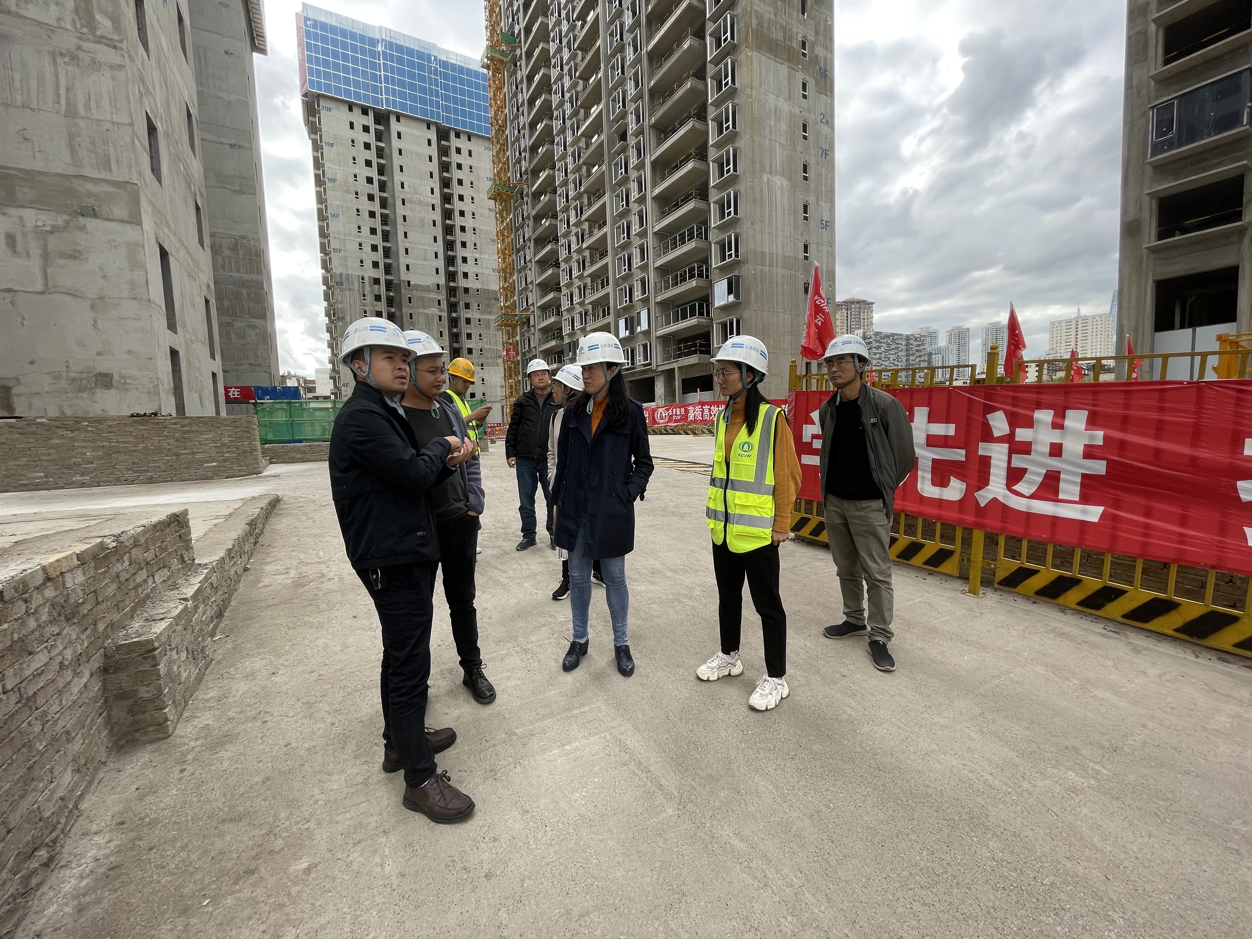 【我為群眾辦實事】公司領導到華潤項目召開全面預算會