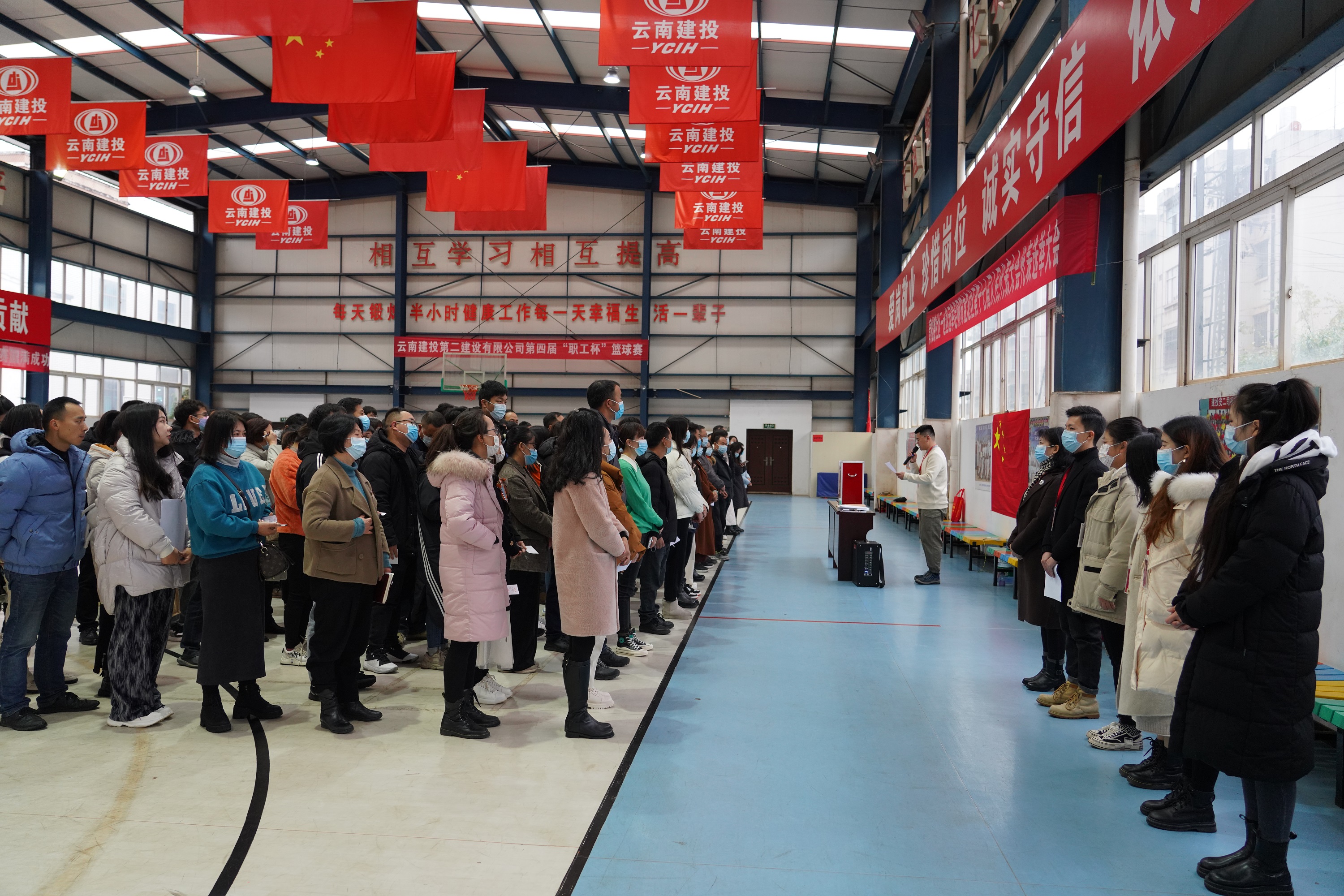 【公司動(dòng)態(tài)】青松路社區(qū)一選區(qū)選舉昆明市盤龍區(qū)第十七屆人民代表大會(huì)代表選舉大會(huì)在公司籃球館召開