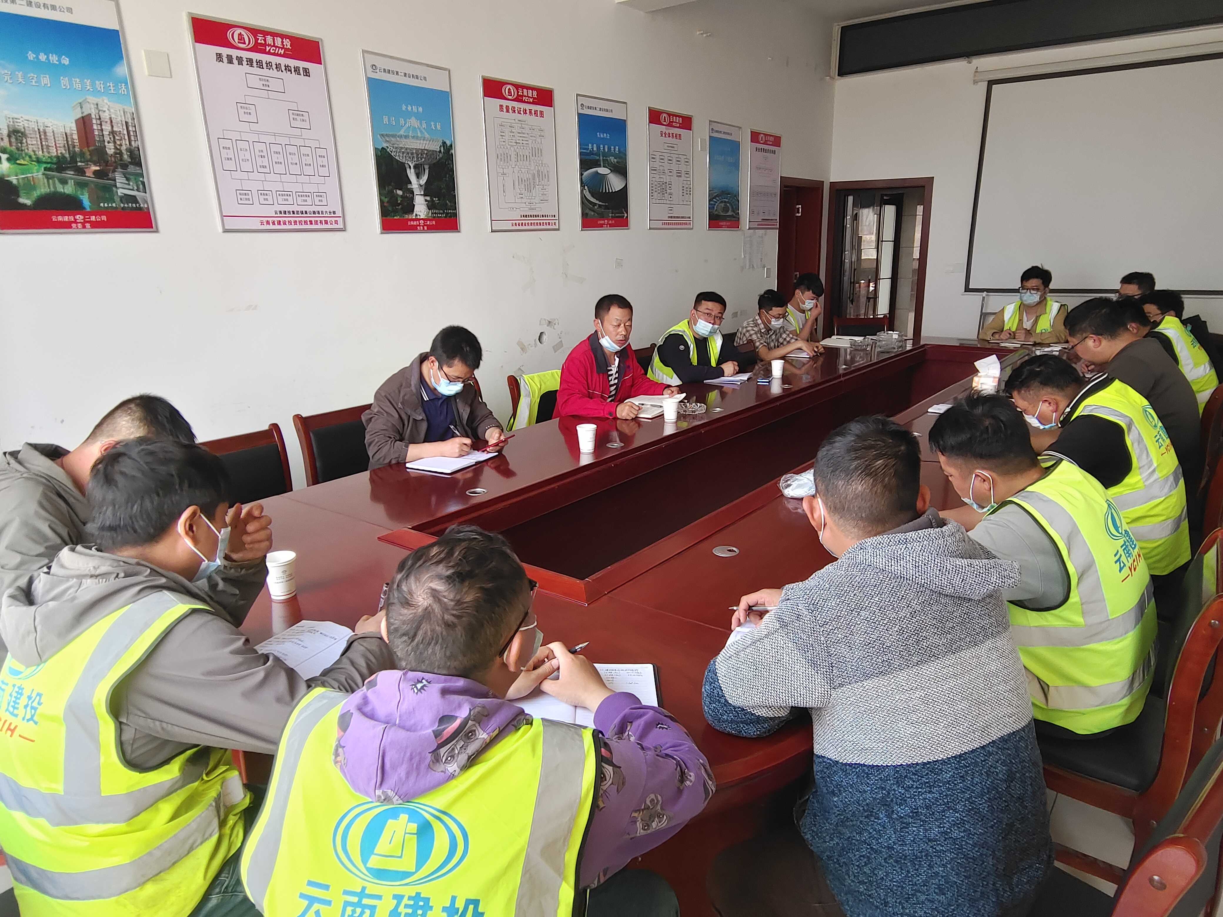 【我為群眾辦實事】公司擴大班子到路橋分公司鎮(zhèn)果高速六分部進(jìn)行節(jié)后復(fù)工專項檢查