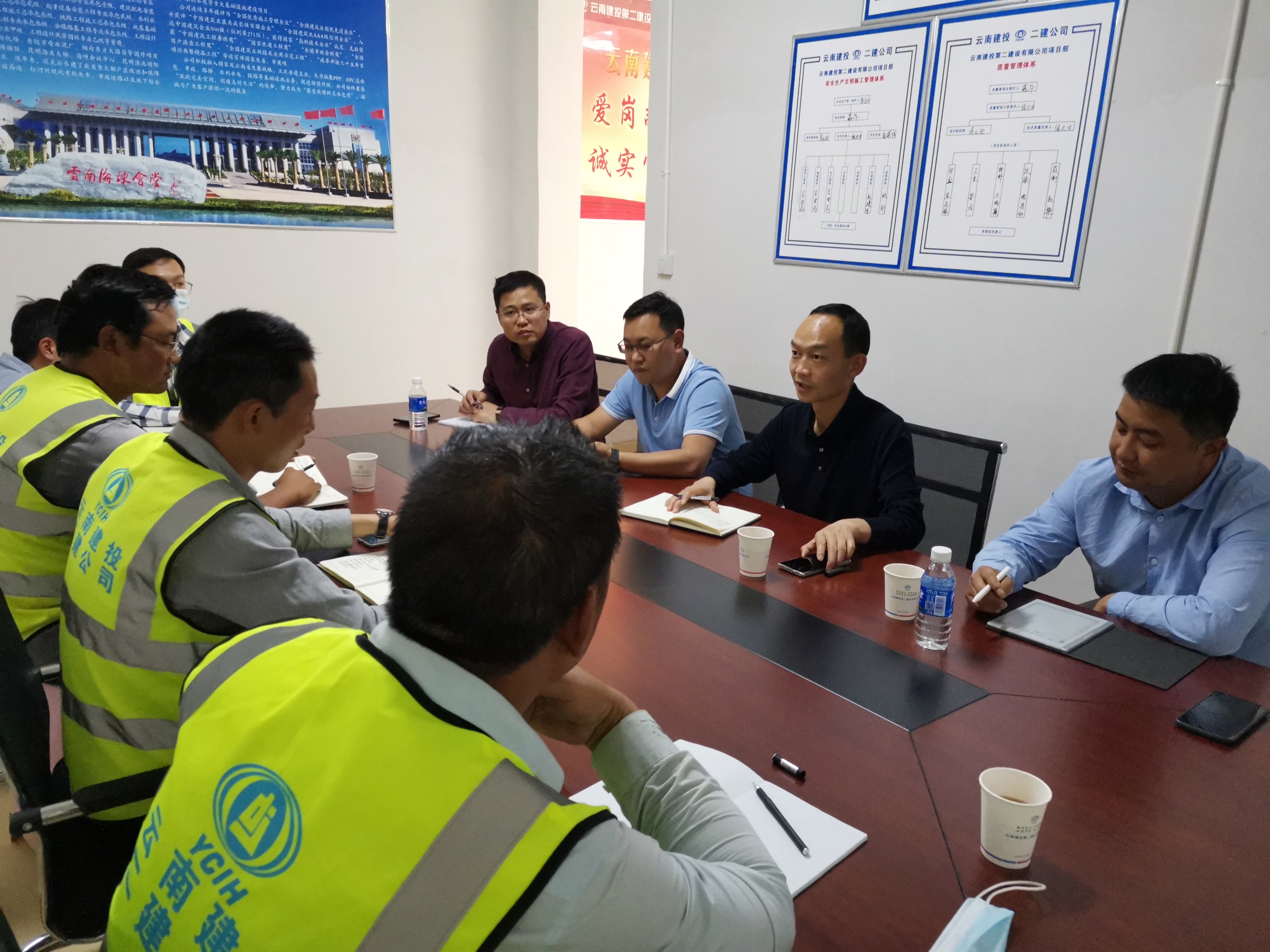 【貫徹一線工作法】董學(xué)友到國際工程部滄源職業(yè)學(xué)校項目檢查指導(dǎo)工作