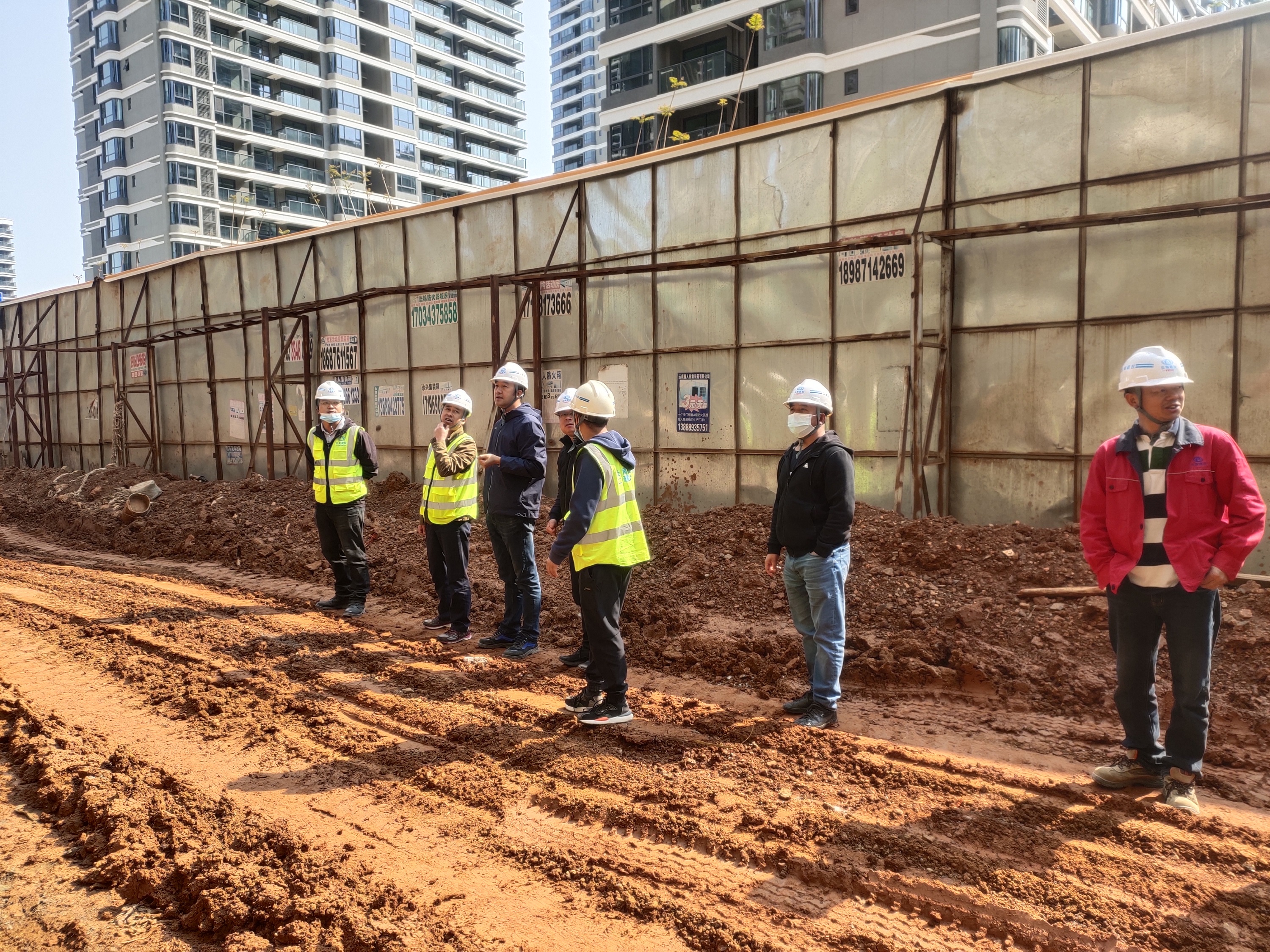 【貫徹一線工作法】公司領(lǐng)導(dǎo)到古城·幸福里項(xiàng)目進(jìn)行安全生產(chǎn)大檢查