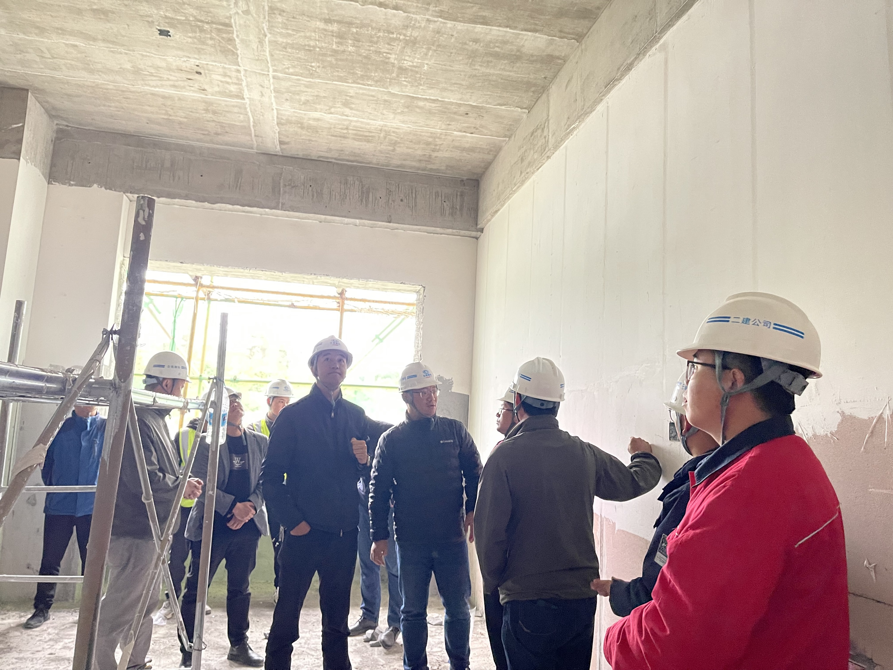 【貫徹一線工作法】公司領導到曲靖醫(yī)療中心-心腦血管醫(yī)院二標項目開展“五一”期間領導帶班檢查工作