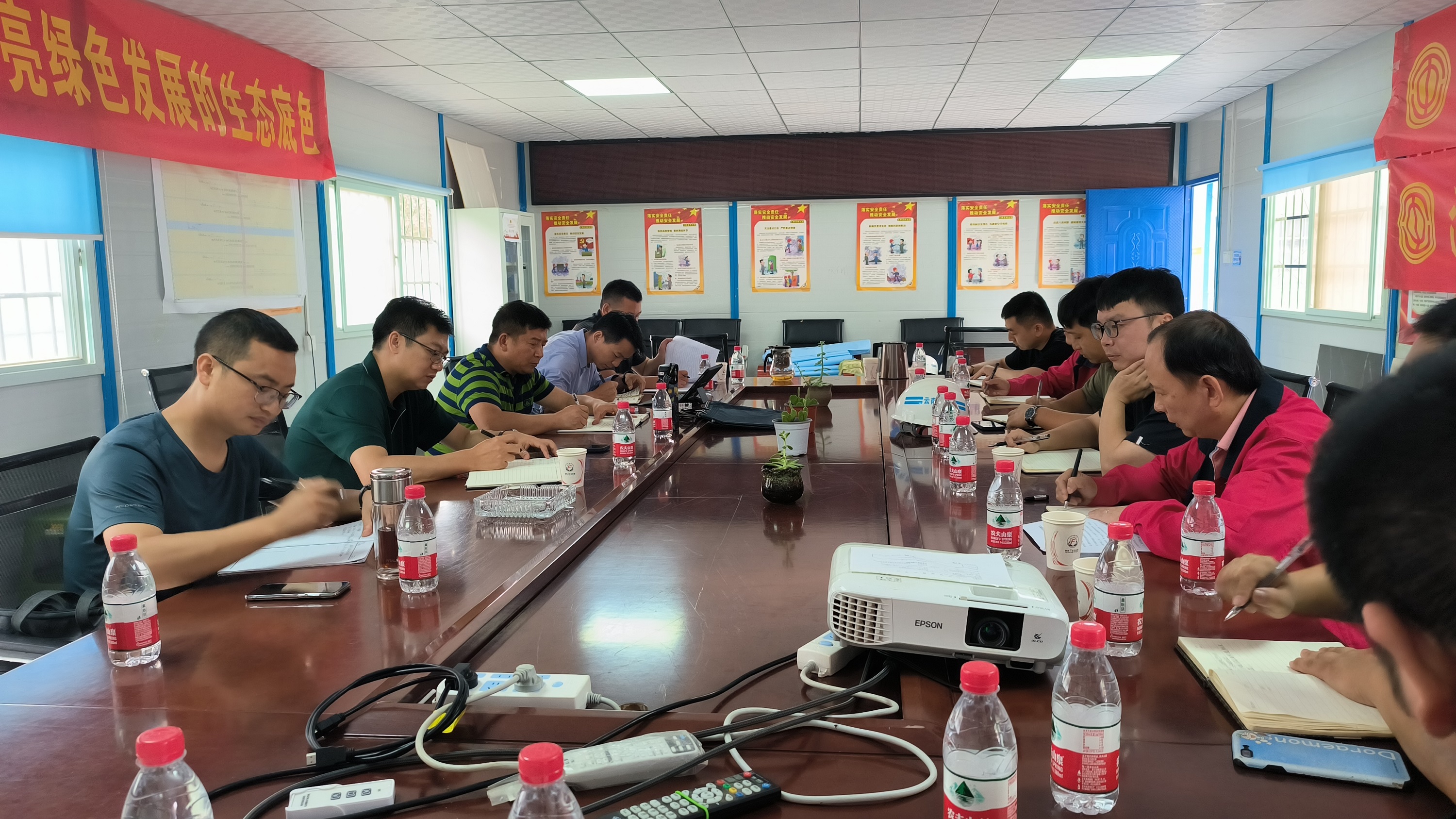 【貫徹一線工作法】萬向遵一行到陽宗海施家嘴移民搬遷項目開展安全隱患大檢查大整治工作