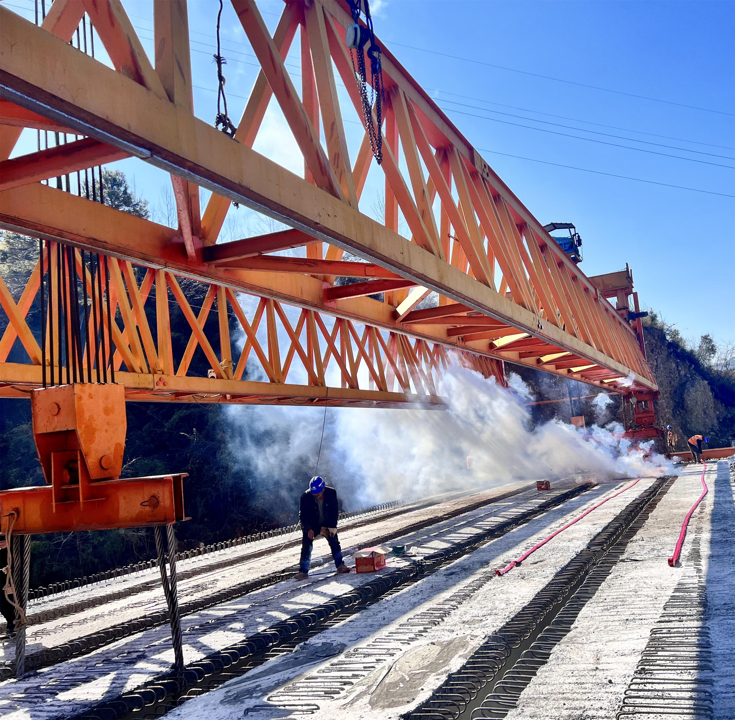【項(xiàng)目動(dòng)態(tài)】云蘭高速第十七分部主線T梁全部順利架設(shè)完成