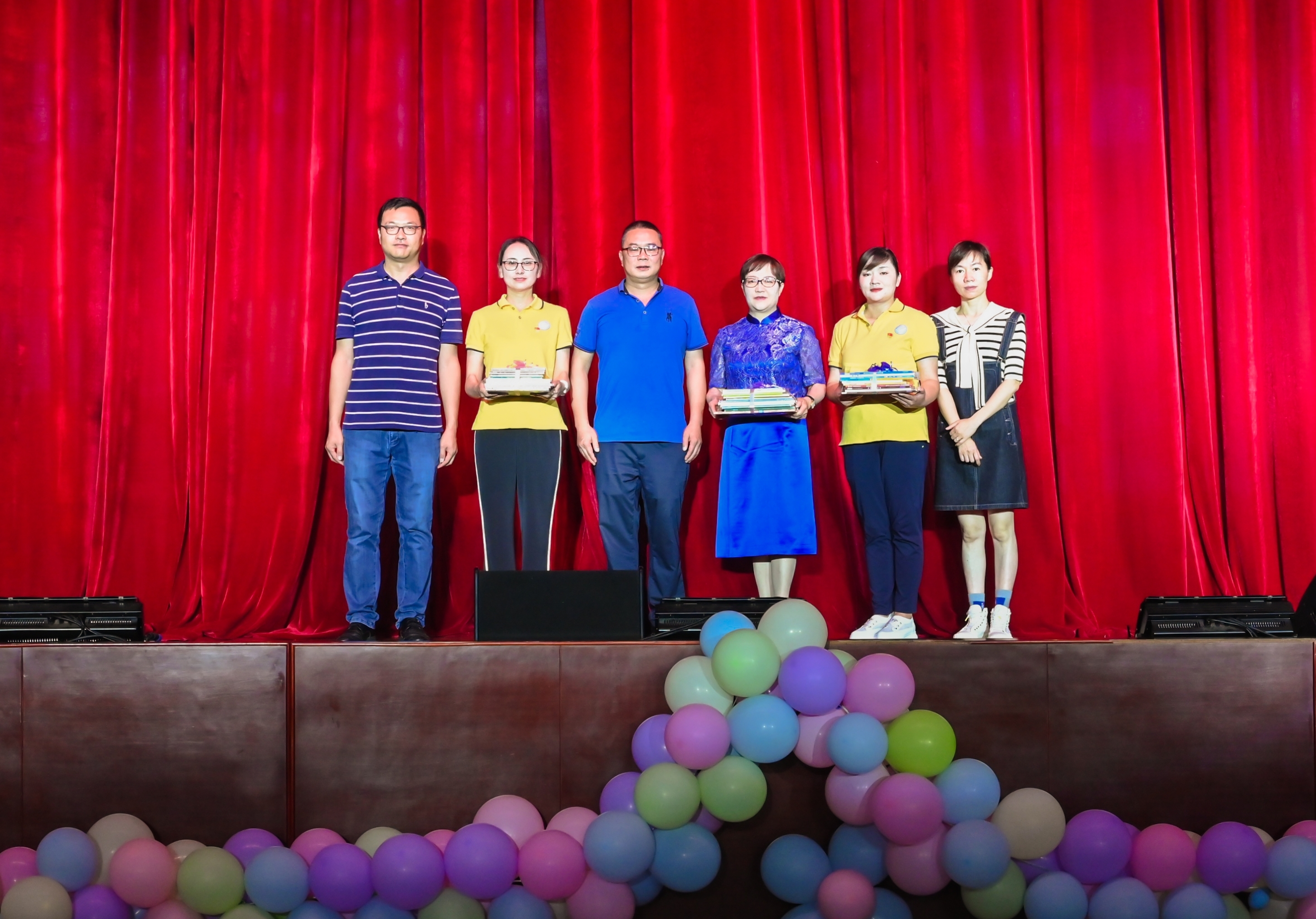 書(shū)送希望?悅讀成長(zhǎng) ——公司為茨壩幼兒園捐贈(zèng)圖書(shū)