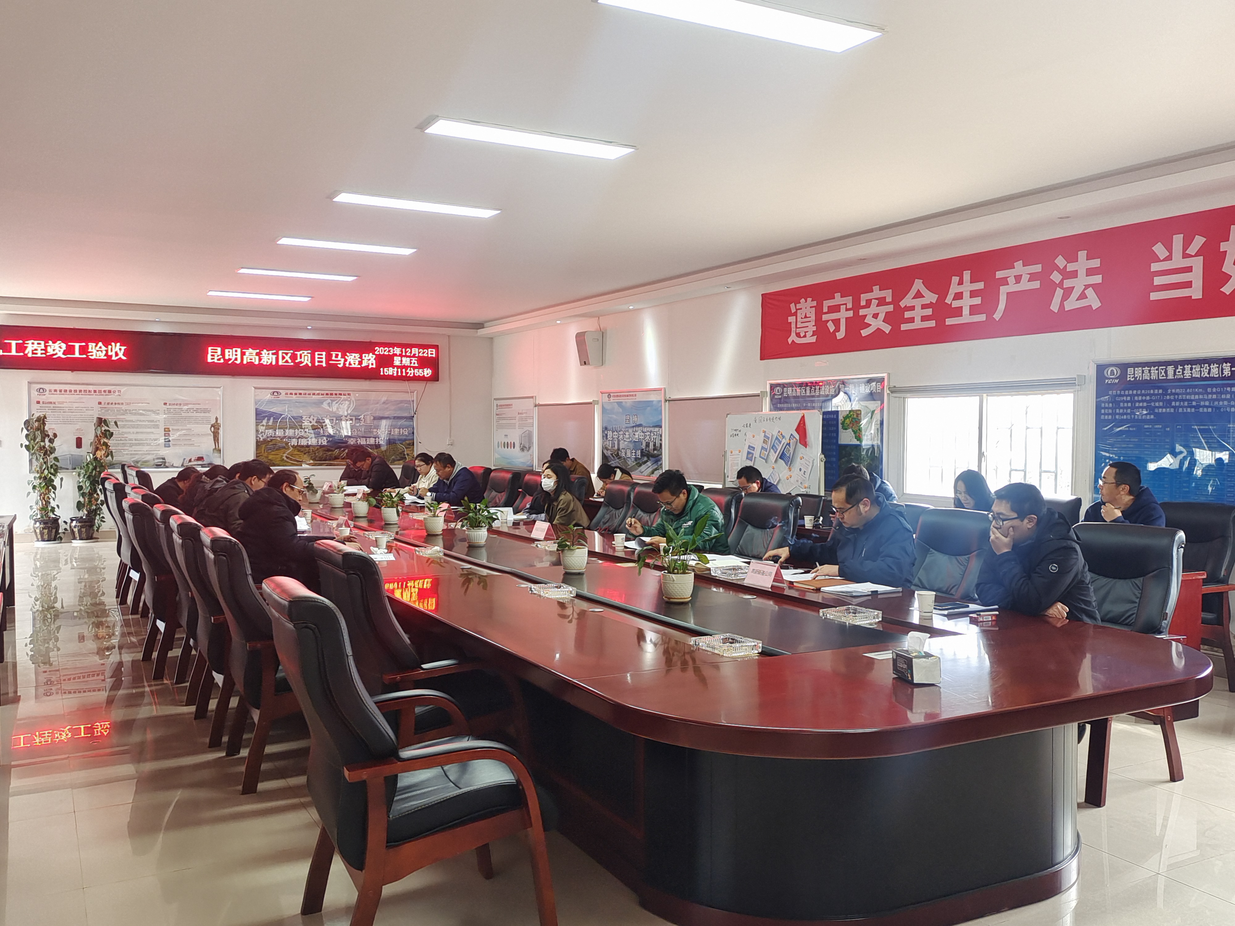 【項(xiàng)目動(dòng)態(tài)】昆明高新區(qū)重點(diǎn)基礎(chǔ)設(shè)施（第一批）建設(shè)項(xiàng)目馬澄路(15號(hào)路至呈澄高速）小營(yíng)交叉口景觀工程順利通過(guò)竣工驗(yàn)收